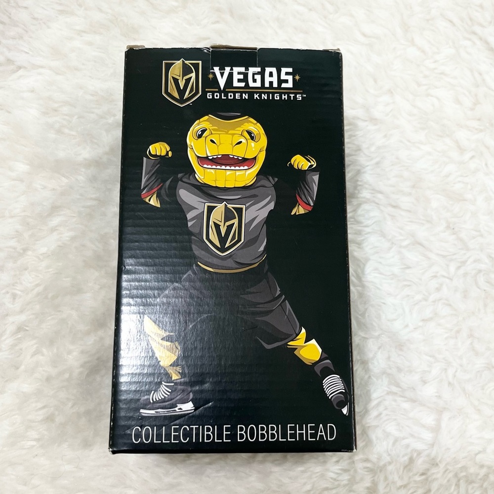 LAS VEGAS GOLDEN KNIGHTS CHANCE BOBBLEHEAD SGA MASCOT 2018 INAUGURAL SEASON - Picture 2 of 8